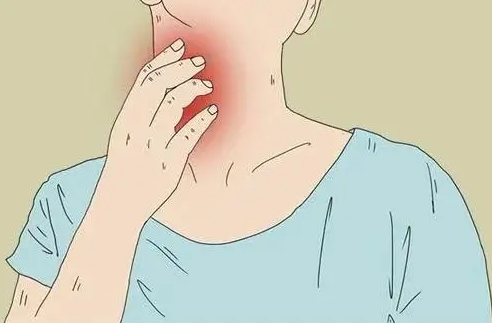 喉咙出现这4种症状，可能是预警……