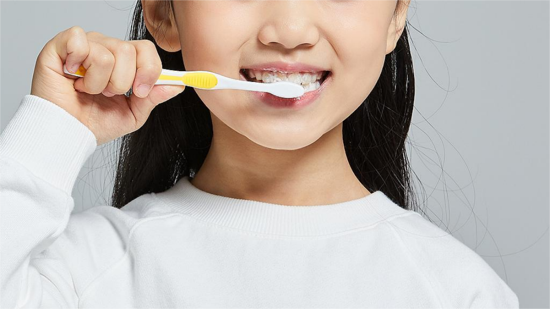 用含氟牙膏刷牙省去这一步更护齿